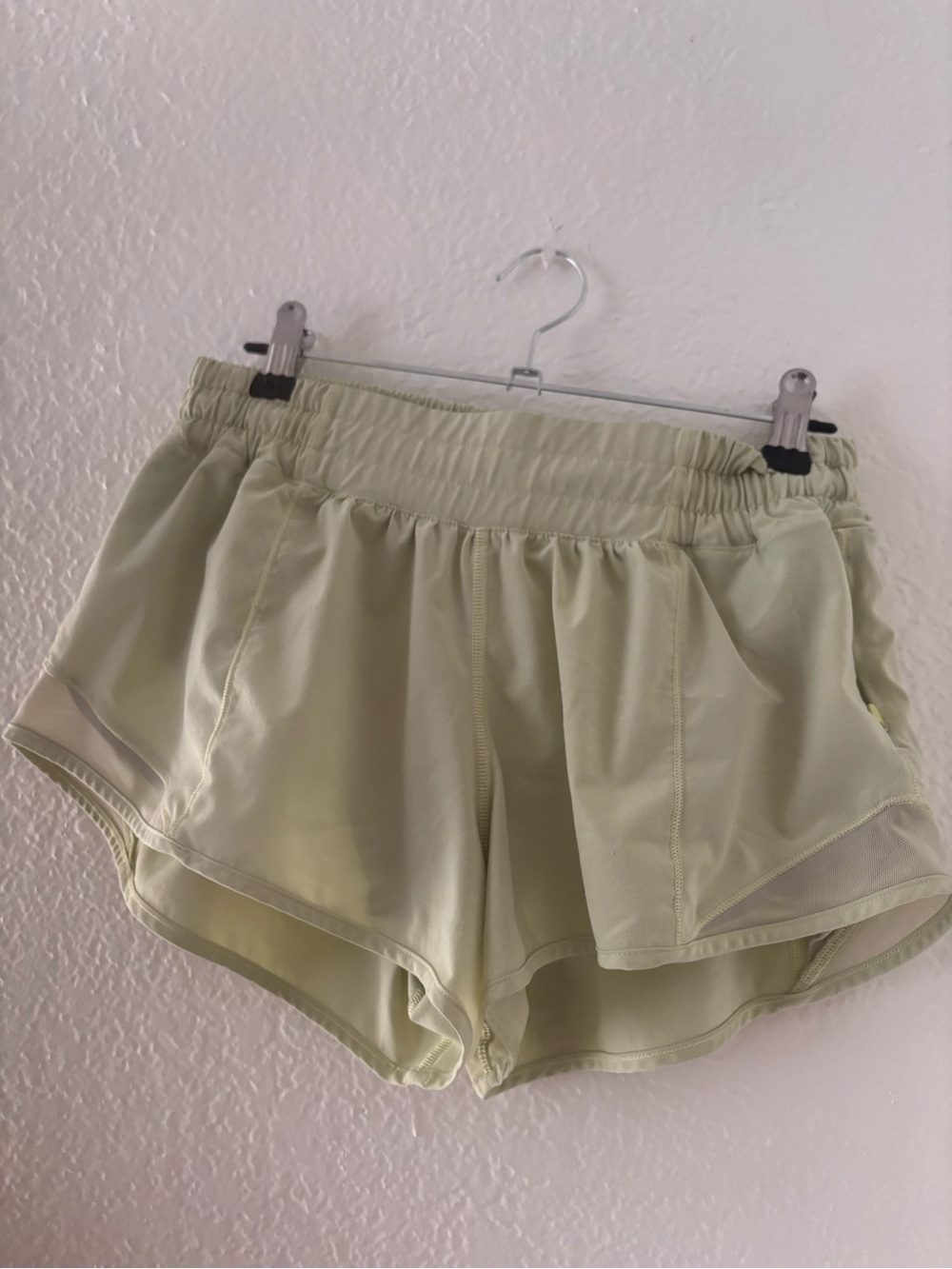 Lululemon light green hotty hots shorts